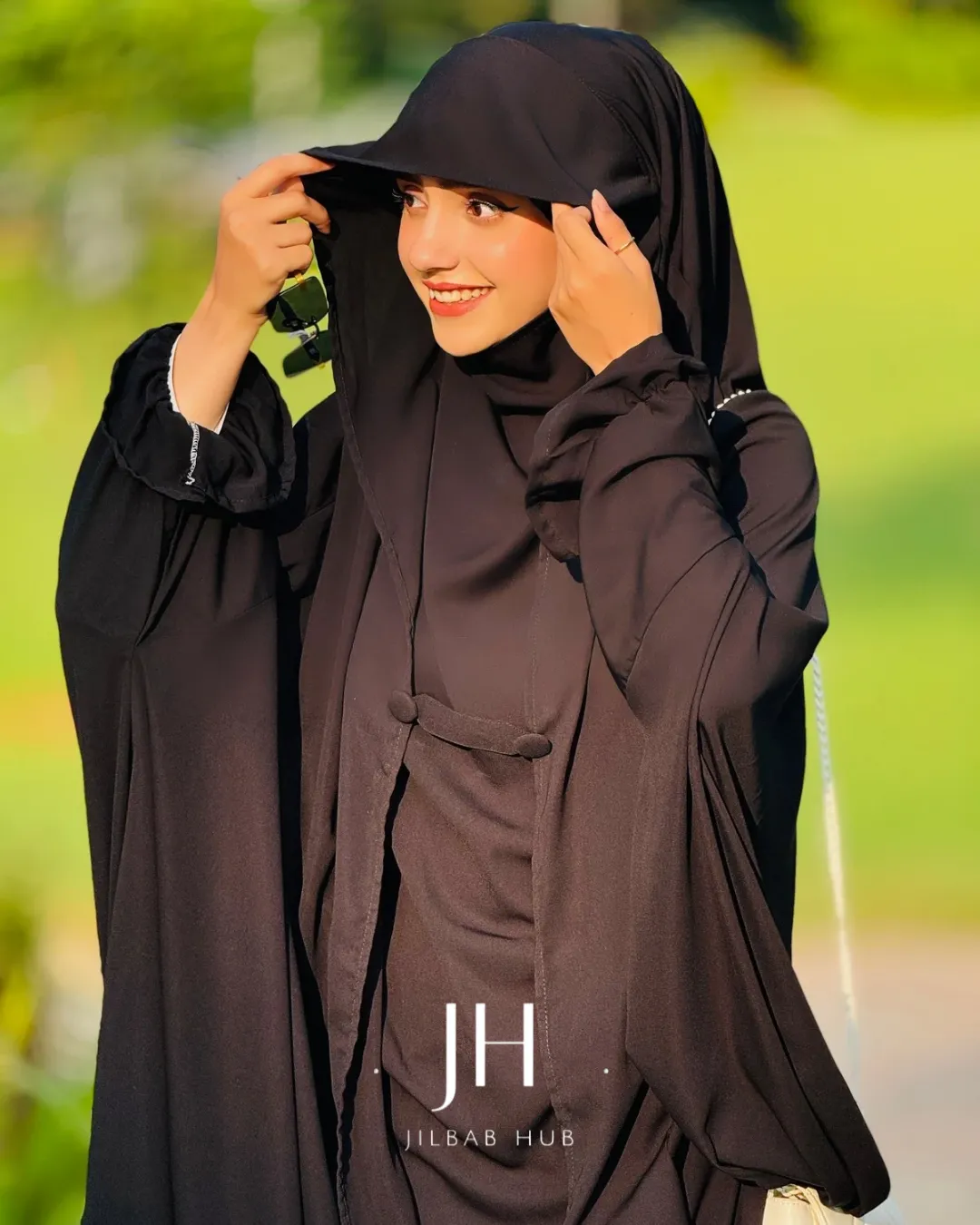 Blue & white Minimalist Modern Ramadan Sale Instagram Post_20250311_134834_0000